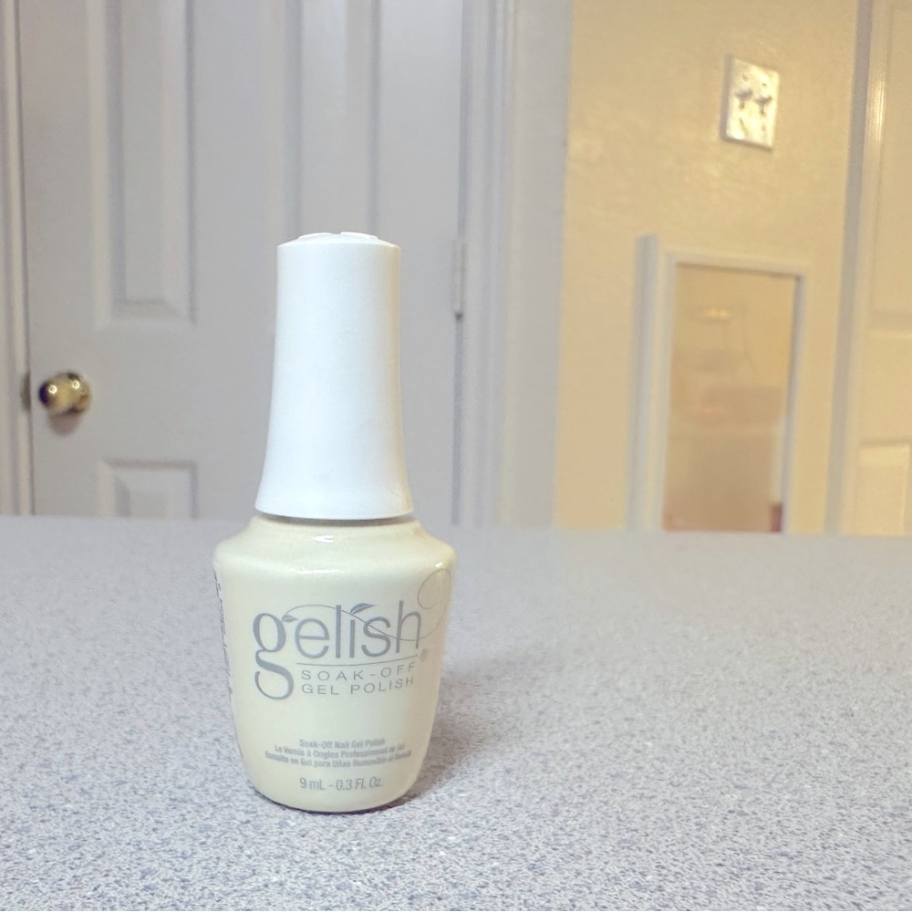 Gelish soak off nail polish